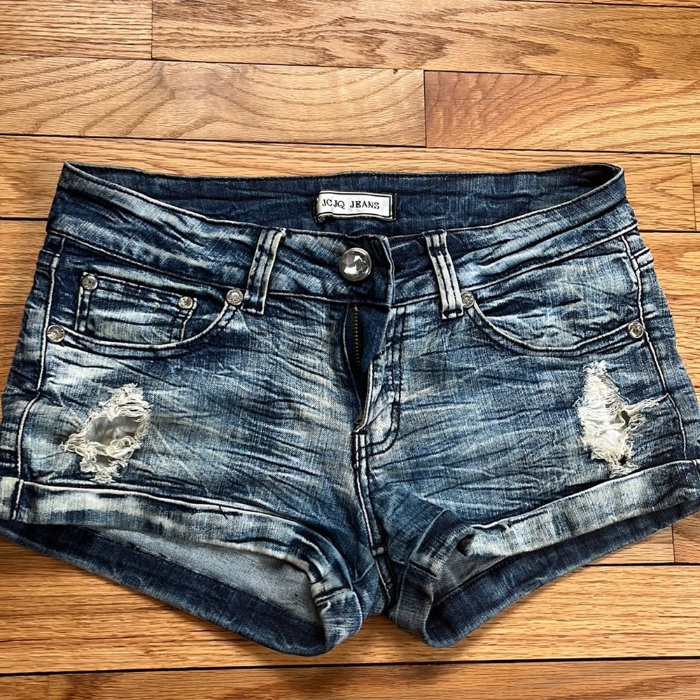 COLUMBIAN shorts. Stretchy fit. Used.